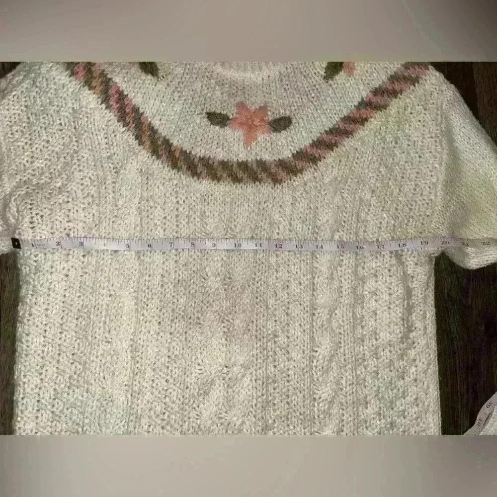 Woman's Hand knitted sweater - Picture 5 of 5